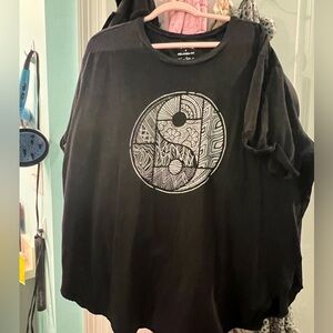 Yin Yang Relaxed fit Cotton Crew Neck Side Slit Tee size 4